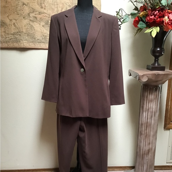 BEAUTIFUL BROWN PANT SUIT, 14 , fully lined both jacket and pants, very stylish - Picture 2 of 13